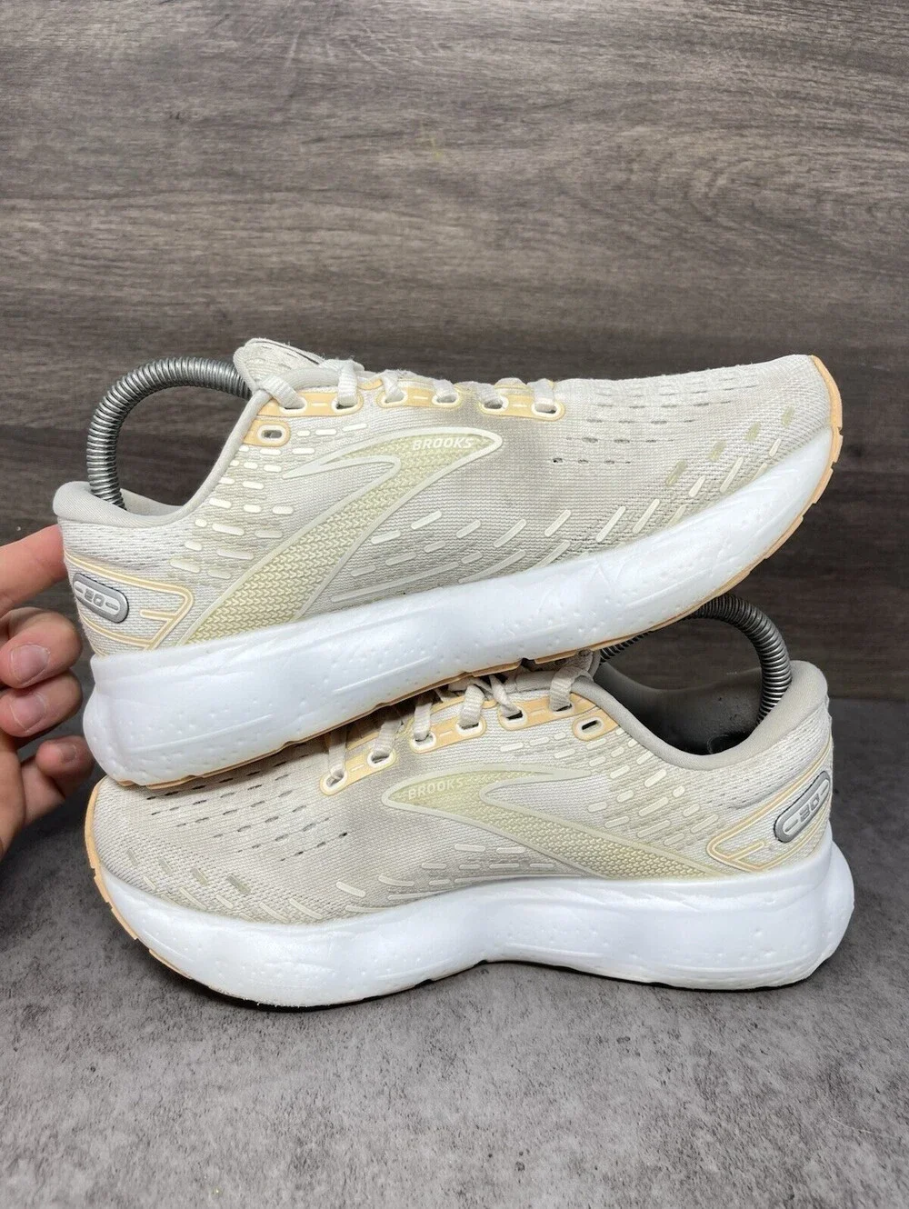 Brooks Glycerin 20 White Grey Peach Size 7.5 Womens Cushioned Running Shoes